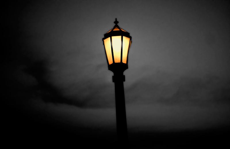 lamppost-20211206-01-17x11