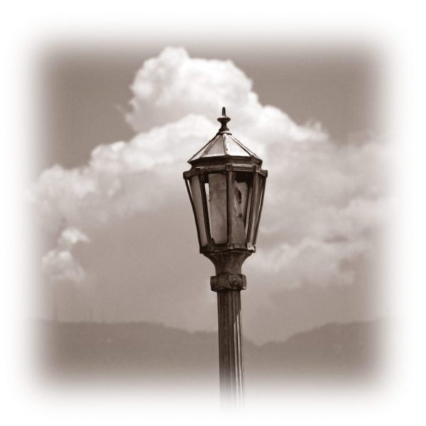 lamppost-20230520-03-10x10-1-scaled