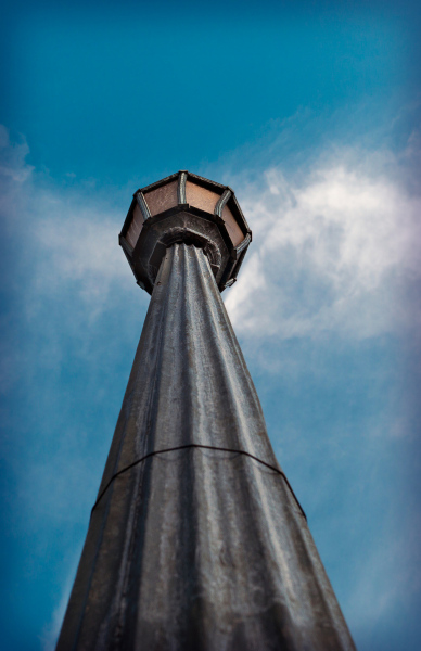 lamppost-vertical-20220126-0211x17