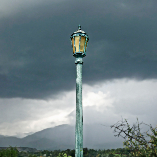 parkview-lampost-2019-0506-01D